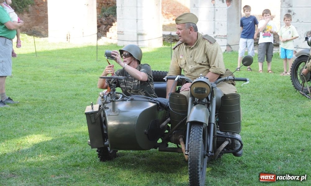 Zdjęcie w galerii na portalu naszraciborz.pl: Piknik militarny w Tworkowie wiadomości z regionu