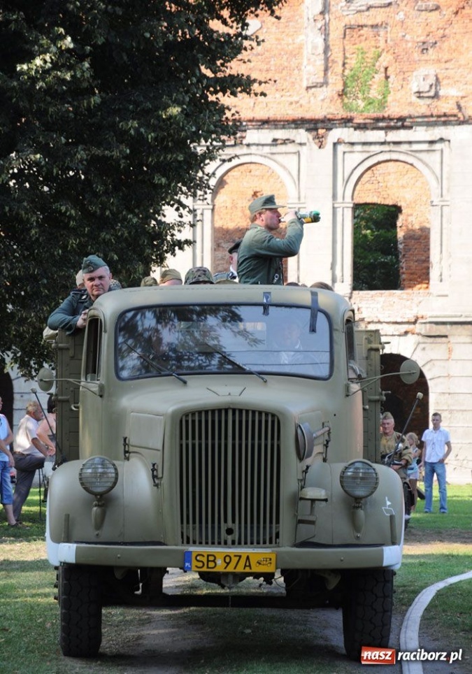 Zdjęcie w galerii na portalu naszraciborz.pl: Piknik militarny w Tworkowie wiadomości z regionu