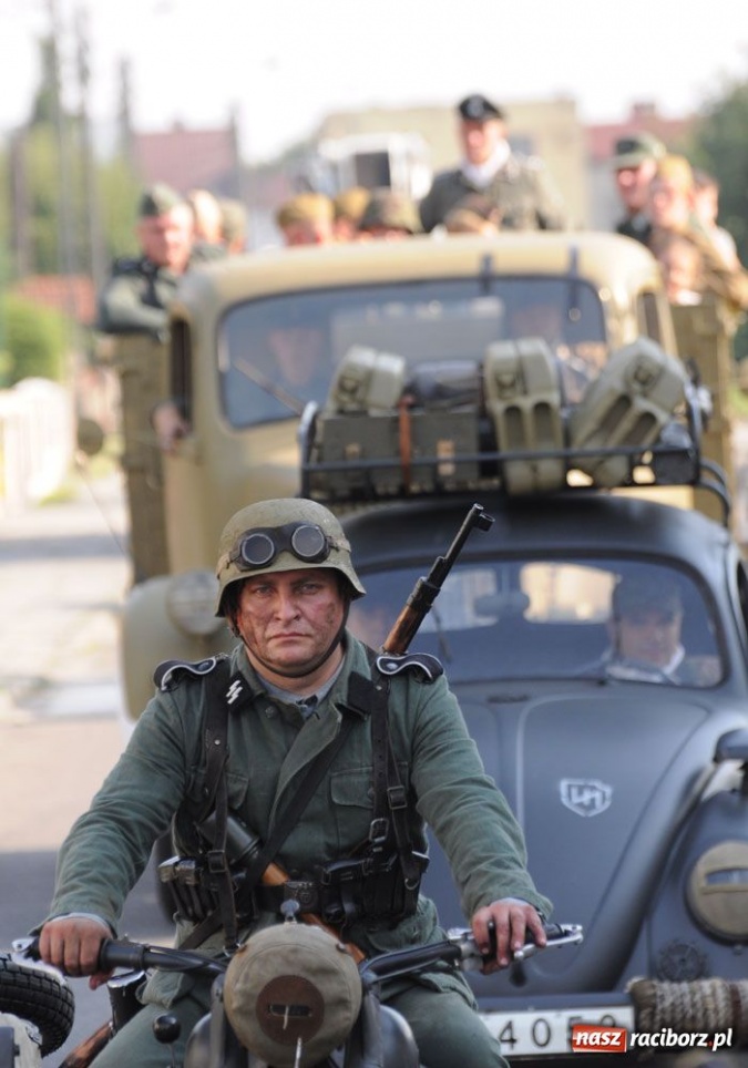 Zdjęcie w galerii na portalu naszraciborz.pl: Piknik militarny w Tworkowie wiadomości z regionu