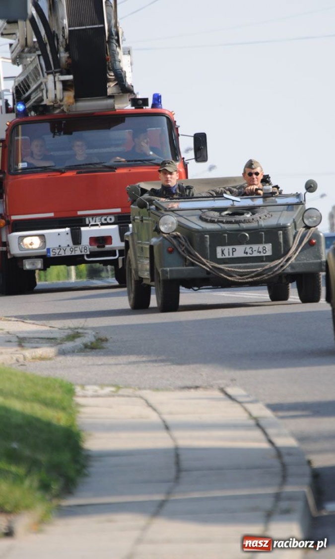 Zdjęcie w galerii na portalu naszraciborz.pl: Piknik militarny w Tworkowie wiadomości z regionu