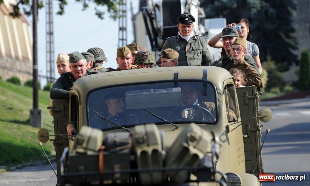 Zdjęcie w galerii na portalu naszraciborz.pl: Piknik militarny w Tworkowie wiadomości z regionu