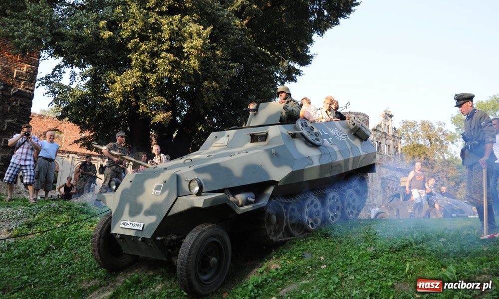 Zdjęcie w galerii na portalu naszraciborz.pl: Piknik militarny w Tworkowie wiadomości z regionu