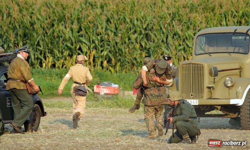 Zdjęcie w galerii na portalu naszraciborz.pl: Piknik militarny w Tworkowie wiadomości z regionu