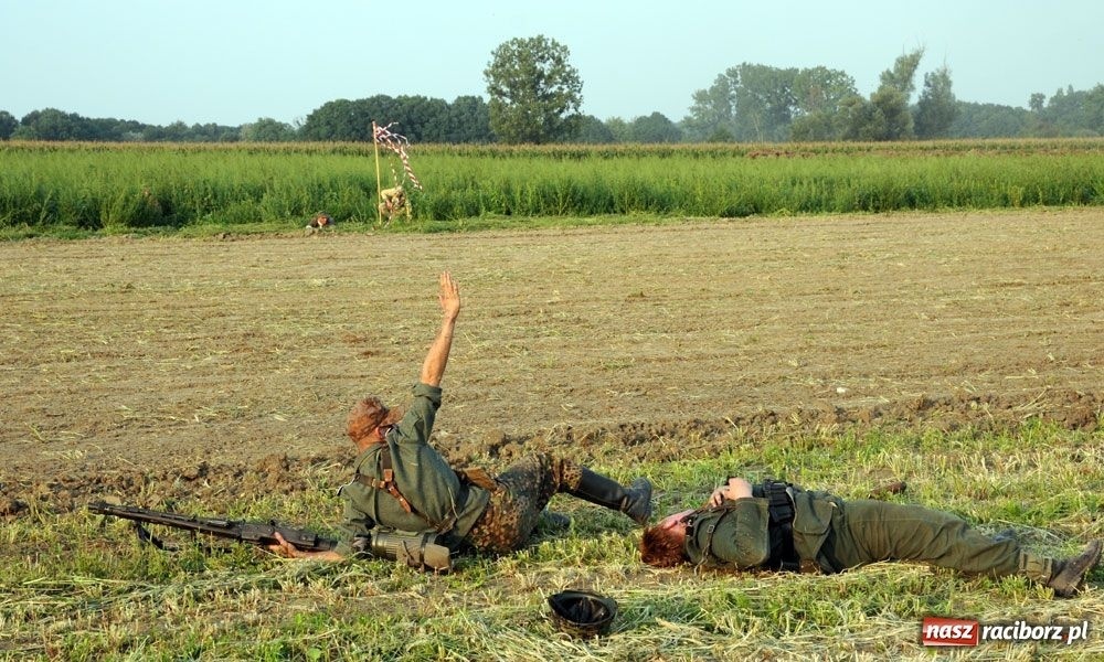 Zdjęcie w galerii na portalu naszraciborz.pl: Piknik militarny w Tworkowie wiadomości z regionu
