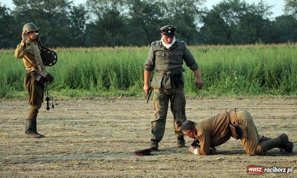 Zdjęcie w galerii na portalu naszraciborz.pl: Piknik militarny w Tworkowie wiadomości z regionu
