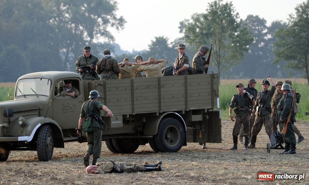 Zdjęcie w galerii na portalu naszraciborz.pl: Piknik militarny w Tworkowie wiadomości z regionu