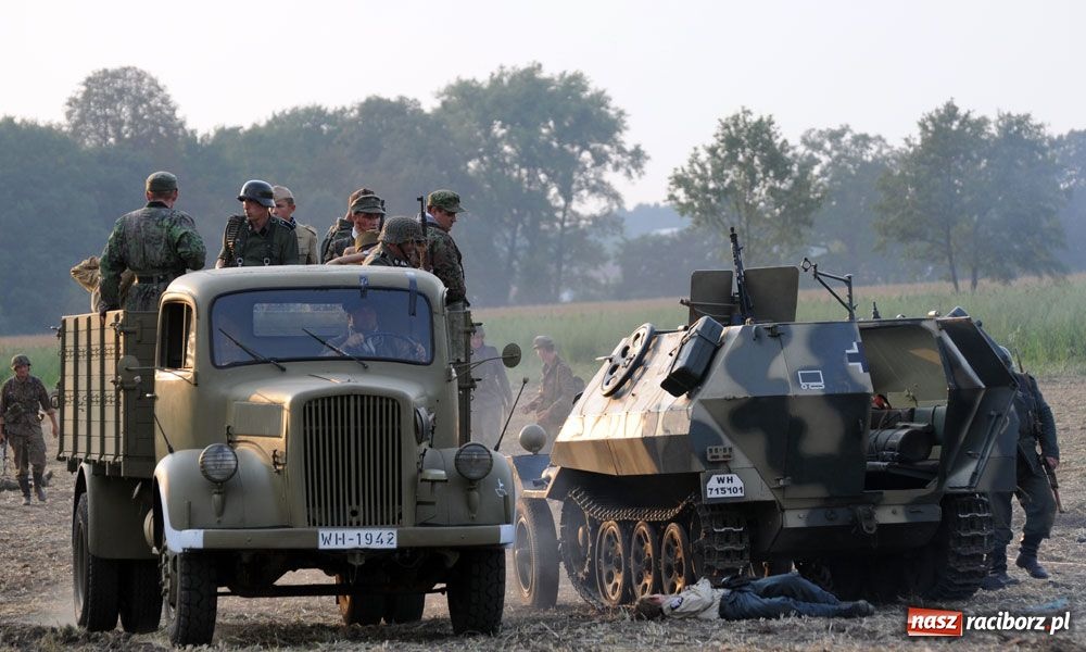 Zdjęcie w galerii na portalu naszraciborz.pl: Piknik militarny w Tworkowie wiadomości z regionu