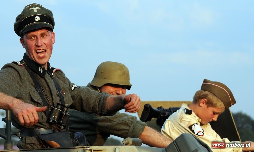 Zdjęcie w galerii na portalu naszraciborz.pl: Piknik militarny w Tworkowie wiadomości z regionu