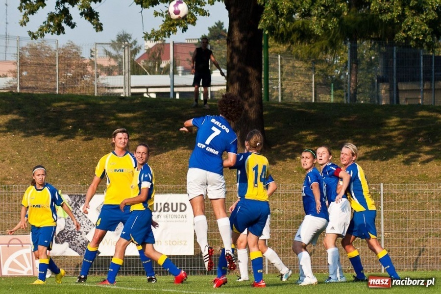 Zdjęcie w galerii na portalu naszraciborz.pl: Siedem goli w upalnej inauguracji wiadomości z regionu