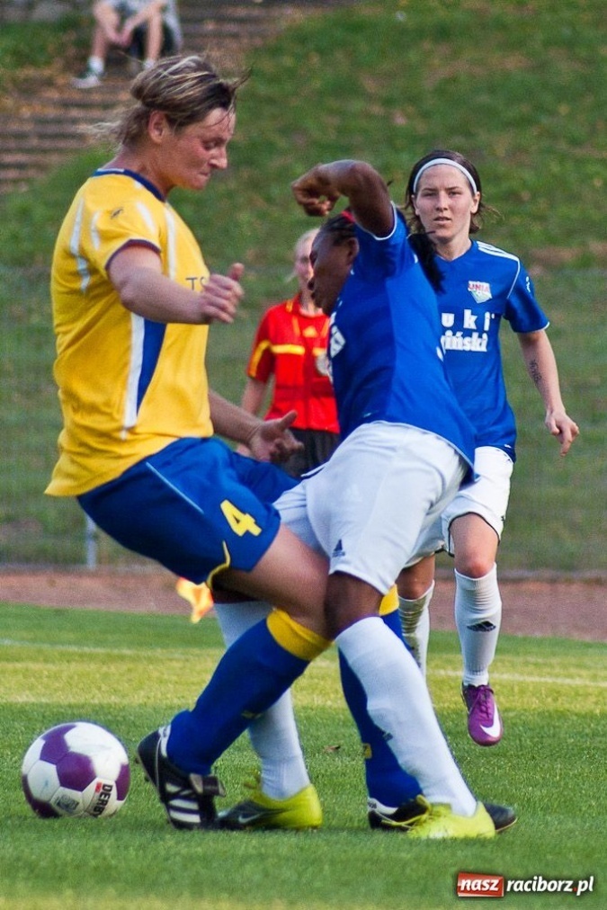 Zdjęcie w galerii na portalu naszraciborz.pl: Siedem goli w upalnej inauguracji wiadomości z regionu