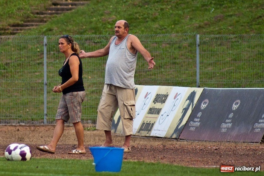 Zdjęcie w galerii na portalu naszraciborz.pl: Siedem goli w upalnej inauguracji wiadomości z regionu