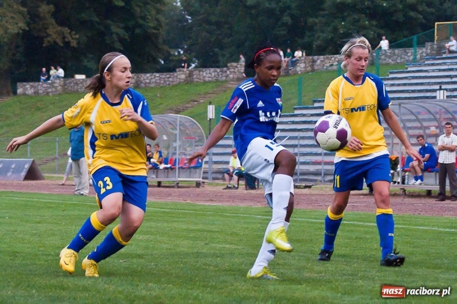 Zdjęcie w galerii na portalu naszraciborz.pl: Siedem goli w upalnej inauguracji wiadomości z regionu