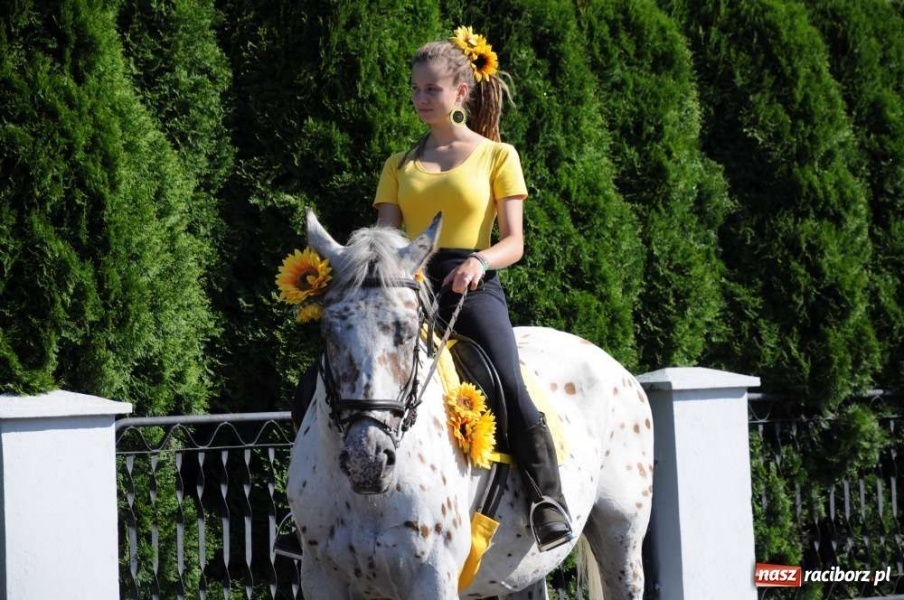 Zdjęcie w galerii na portalu naszraciborz.pl: Zawada Ks. - Powiatowe Dożynki 2011 wiadomości z regionu