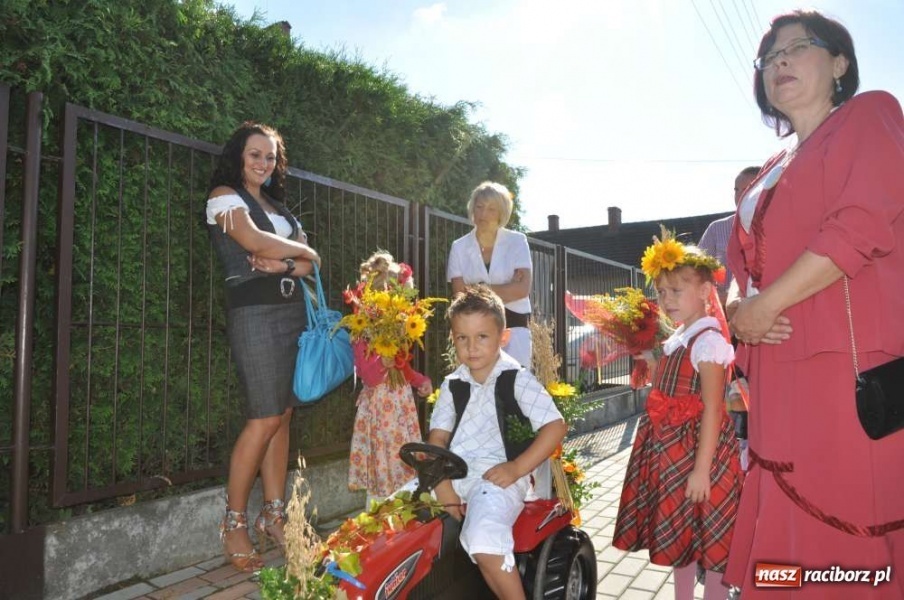 Zdjęcie w galerii na portalu naszraciborz.pl: Zawada Ks. - Powiatowe Dożynki 2011 wiadomości z regionu