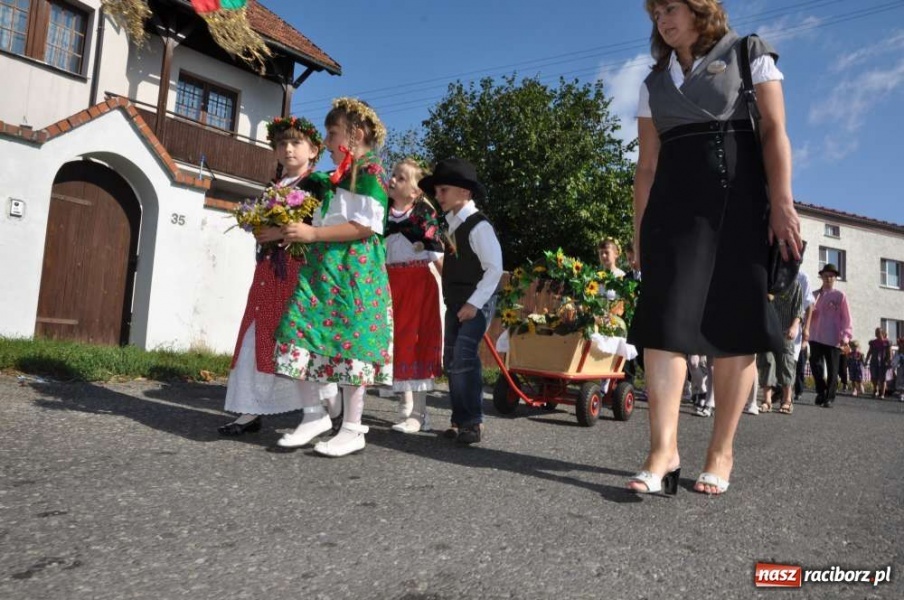 Zdjęcie w galerii na portalu naszraciborz.pl: Zawada Ks. - Powiatowe Dożynki 2011 wiadomości z regionu