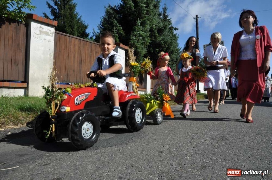 Zdjęcie w galerii na portalu naszraciborz.pl: Zawada Ks. - Powiatowe Dożynki 2011 wiadomości z regionu