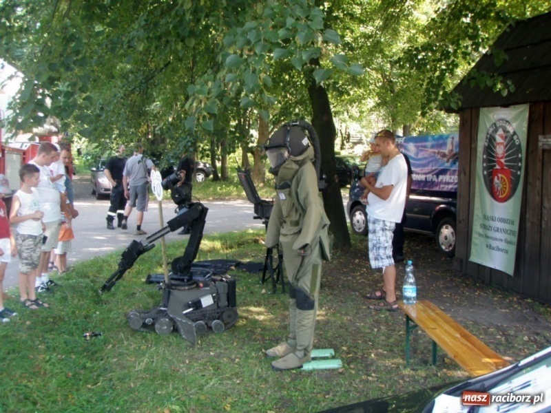 Zdjęcie w galerii na portalu naszraciborz.pl: ŚOSG: Zaprezentowali się na Europejskim Festynie Służb Mundurowych  wiadomości z regionu