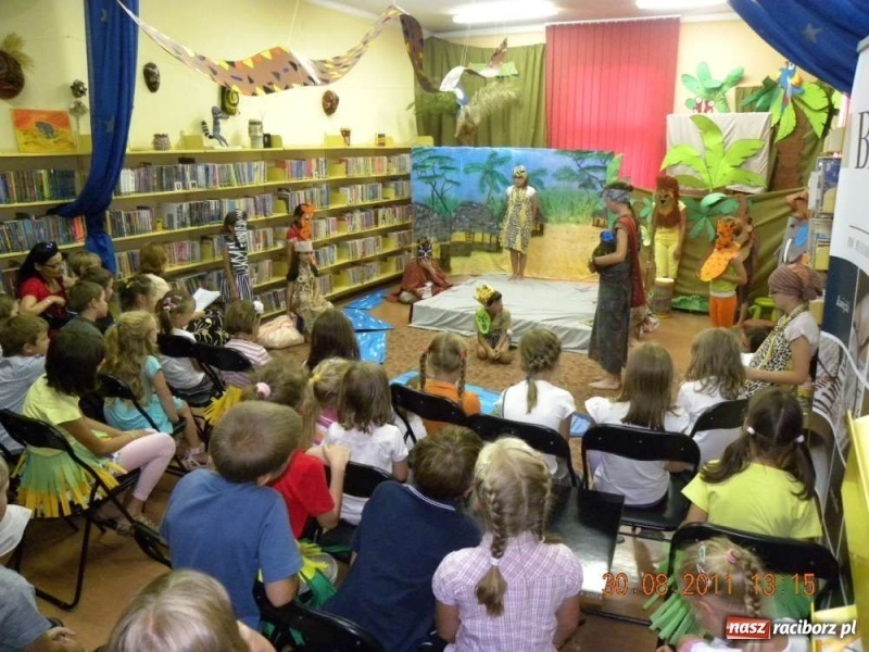 Zdjęcie w galerii na portalu naszraciborz.pl: Afrykańskie Lato z Biblioteką - finał wiadomości z regionu