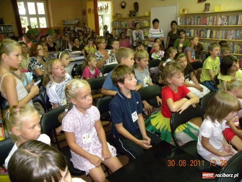 Zdjęcie w galerii na portalu naszraciborz.pl: Afrykańskie Lato z Biblioteką - finał wiadomości z regionu