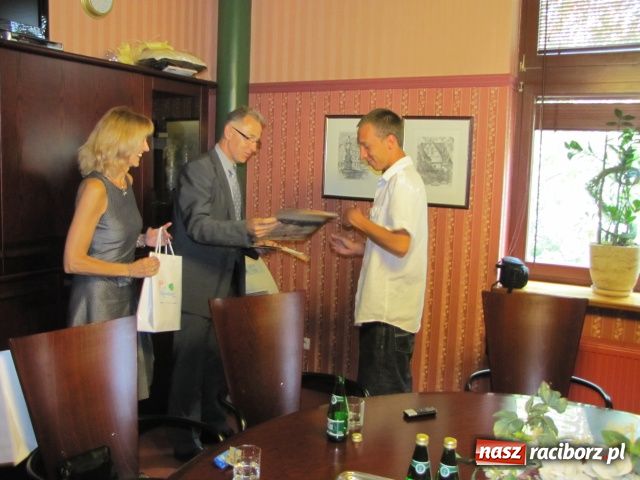 Zdjęcie w galerii na portalu naszraciborz.pl: Lekkoatletyczni mistrzowie nagrodzeni wiadomości z regionu