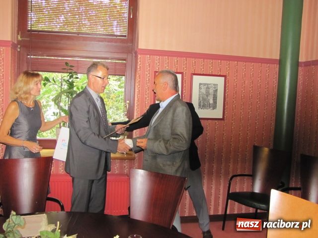 Zdjęcie w galerii na portalu naszraciborz.pl: Lekkoatletyczni mistrzowie nagrodzeni wiadomości z regionu