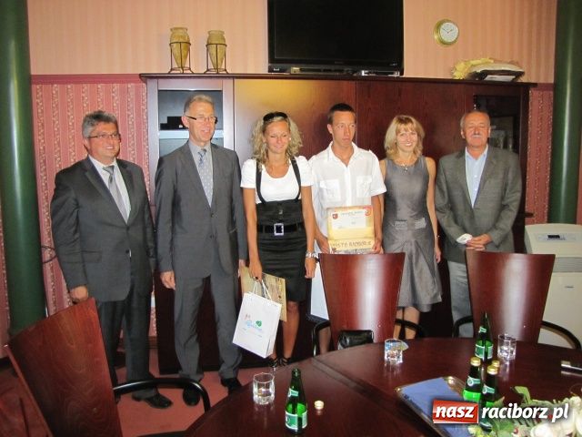 Zdjęcie w galerii na portalu naszraciborz.pl: Lekkoatletyczni mistrzowie nagrodzeni wiadomości z regionu