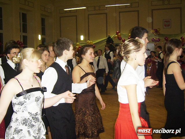 Zdjęcie w galerii na portalu naszraciborz.pl: Prezentacje taneczne w MDK-u wiadomości z regionu