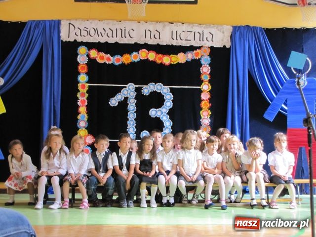 Zdjęcie w galerii na portalu naszraciborz.pl: Pierwszy dzwonek dla sześciolatków wiadomości z regionu