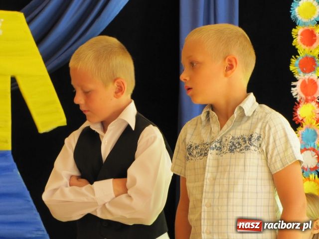 Zdjęcie w galerii na portalu naszraciborz.pl: Pierwszy dzwonek dla sześciolatków wiadomości z regionu