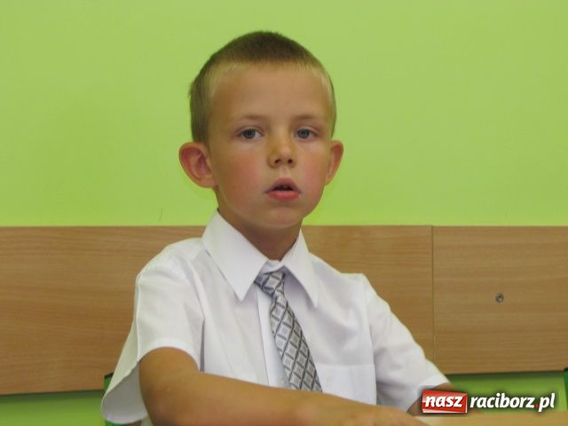 Zdjęcie w galerii na portalu naszraciborz.pl: Pierwszy dzwonek dla sześciolatków wiadomości z regionu