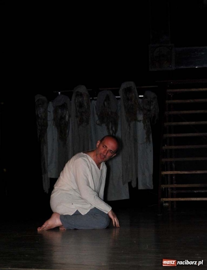 Zdjęcie w galerii na portalu naszraciborz.pl: Apokalipsa na deskach RCK-u wiadomości z regionu