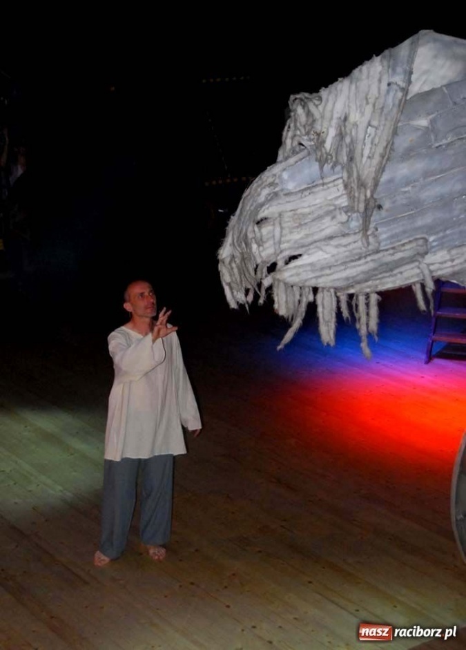 Zdjęcie w galerii na portalu naszraciborz.pl: Apokalipsa na deskach RCK-u wiadomości z regionu