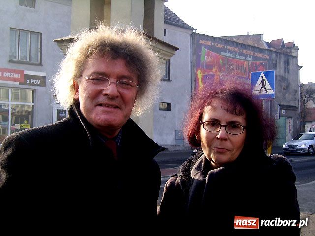 Zdjęcie w galerii na portalu naszraciborz.pl: Skromne otwarcie nerki, protest mieszkanki wiadomości z regionu