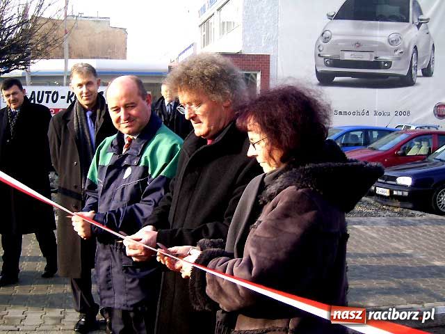 Zdjęcie w galerii na portalu naszraciborz.pl: Skromne otwarcie nerki, protest mieszkanki wiadomości z regionu