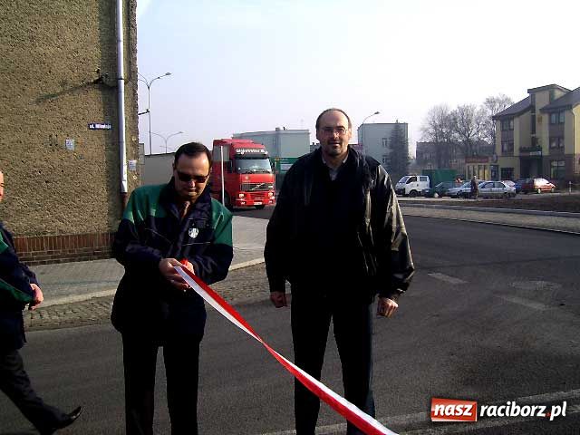 Zdjęcie w galerii na portalu naszraciborz.pl: Skromne otwarcie nerki, protest mieszkanki wiadomości z regionu