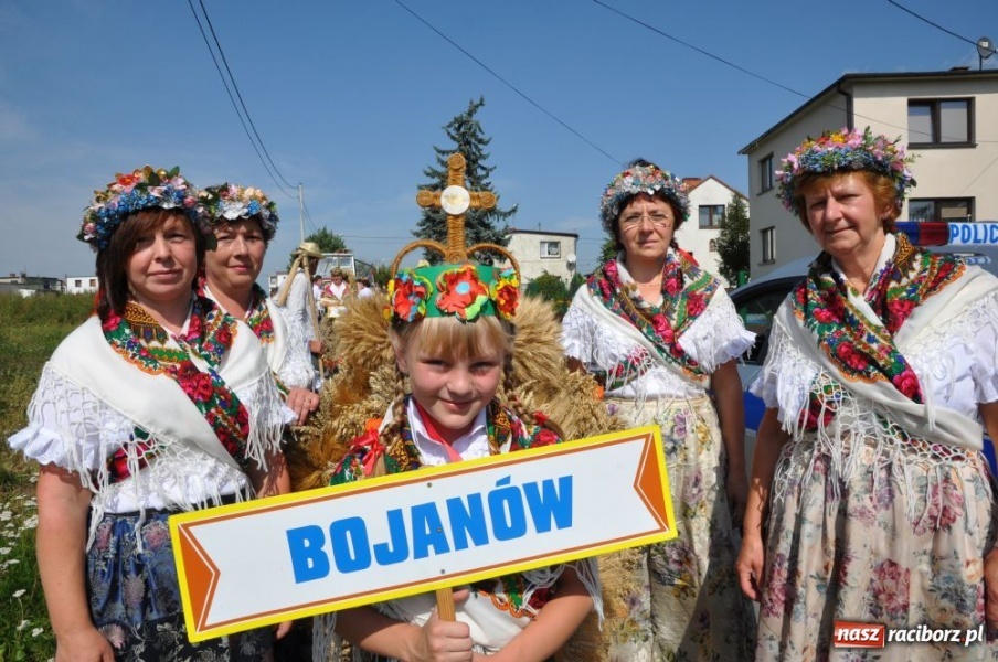 Zdjęcie w galerii na portalu naszraciborz.pl: Bojanów - frywolne siostry i Smerfy wiadomości z regionu