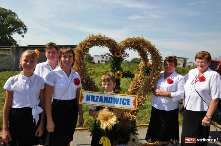 Zdjęcie w galerii na portalu naszraciborz.pl: Bojanów - frywolne siostry i Smerfy wiadomości z regionu
