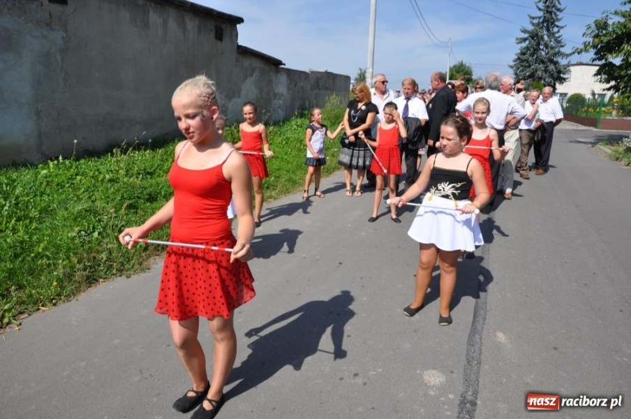 Zdjęcie w galerii na portalu naszraciborz.pl: Bojanów - frywolne siostry i Smerfy wiadomości z regionu