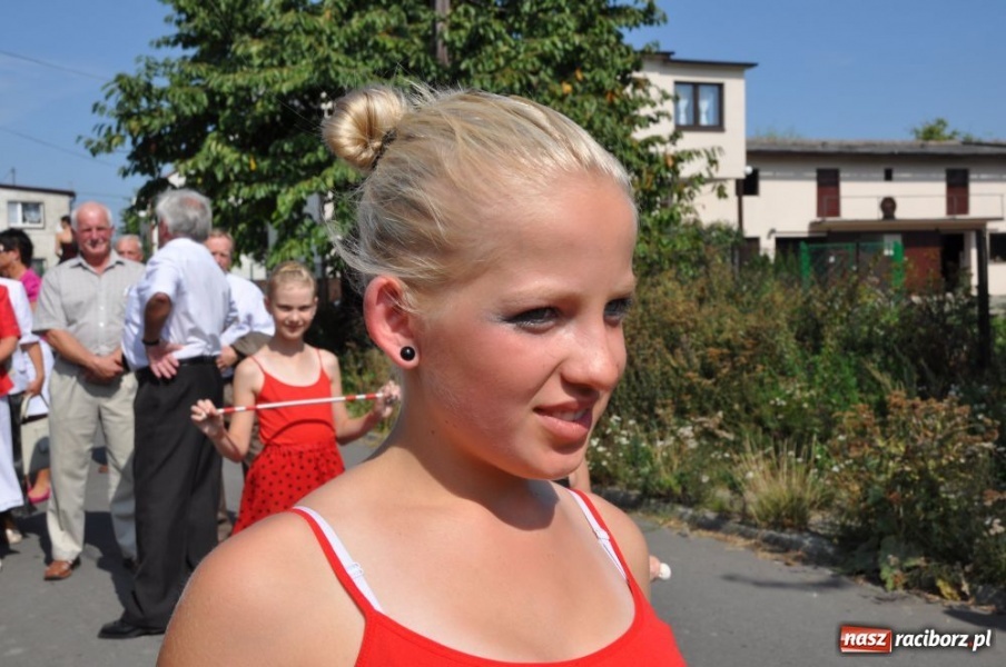 Zdjęcie w galerii na portalu naszraciborz.pl: Bojanów - frywolne siostry i Smerfy wiadomości z regionu