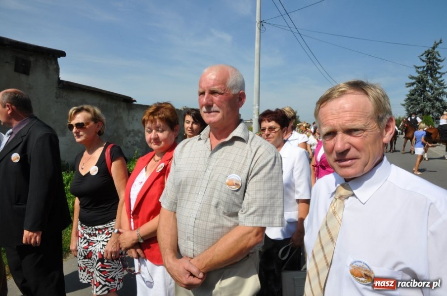 Zdjęcie w galerii na portalu naszraciborz.pl: Bojanów - frywolne siostry i Smerfy wiadomości z regionu