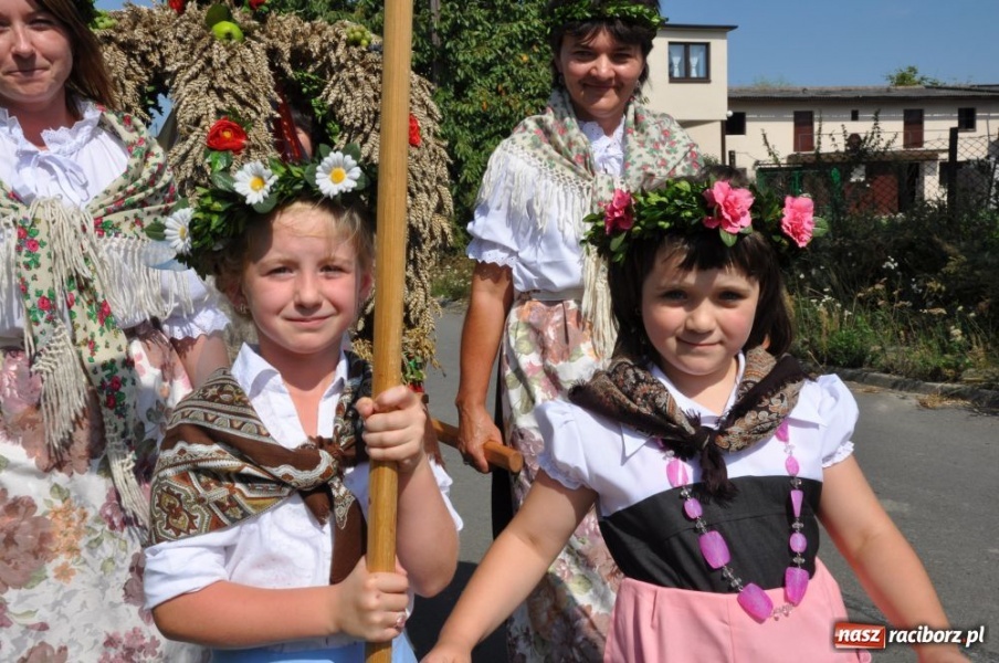 Zdjęcie w galerii na portalu naszraciborz.pl: Bojanów - frywolne siostry i Smerfy wiadomości z regionu