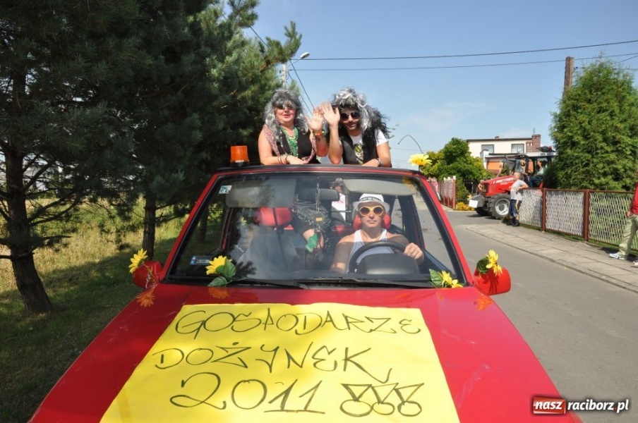 Zdjęcie w galerii na portalu naszraciborz.pl: Bojanów - frywolne siostry i Smerfy wiadomości z regionu