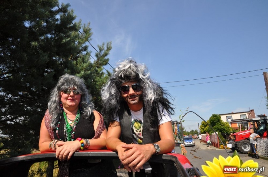 Zdjęcie w galerii na portalu naszraciborz.pl: Bojanów - frywolne siostry i Smerfy wiadomości z regionu