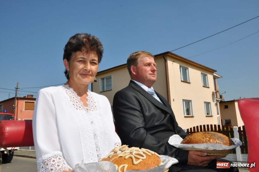 Zdjęcie w galerii na portalu naszraciborz.pl: Bojanów - frywolne siostry i Smerfy wiadomości z regionu