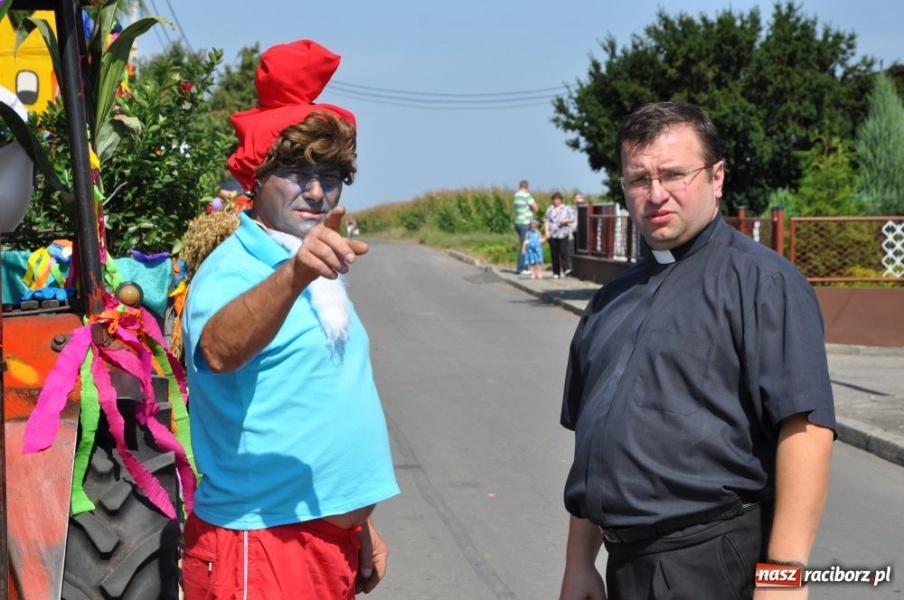 Zdjęcie w galerii na portalu naszraciborz.pl: Bojanów - frywolne siostry i Smerfy wiadomości z regionu