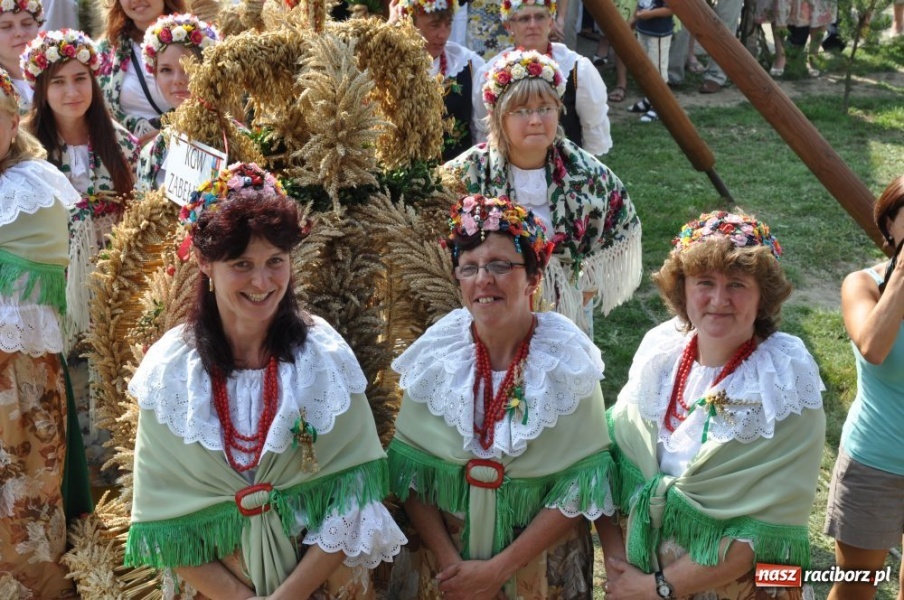 Zdjęcie w galerii na portalu naszraciborz.pl: Chałupki - MEGA frekwencja i o. Mateusz wiadomości z regionu