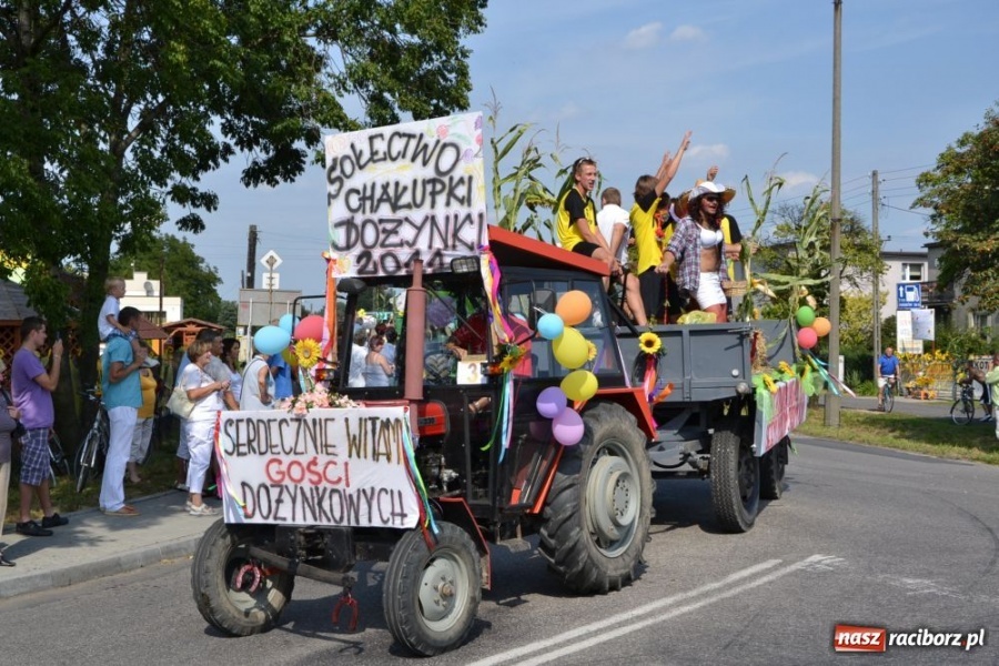 Zdjęcie w galerii na portalu naszraciborz.pl: Chałupki - MEGA frekwencja i o. Mateusz wiadomości z regionu