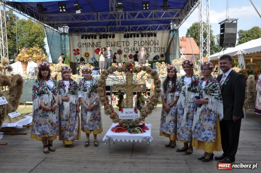 Zdjęcie w galerii na portalu naszraciborz.pl: Chałupki - MEGA frekwencja i o. Mateusz wiadomości z regionu