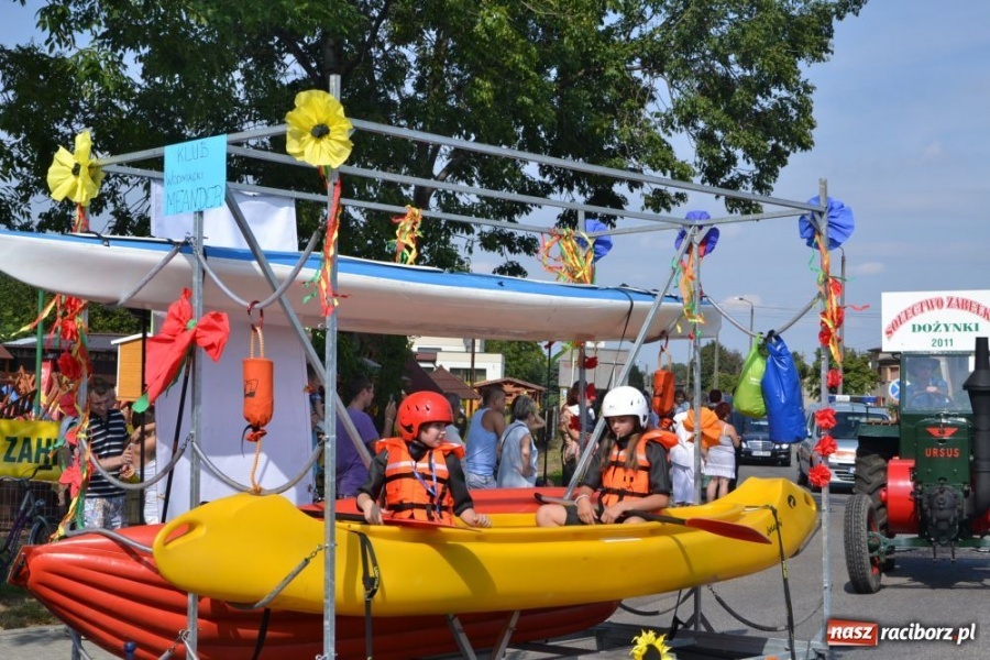 Zdjęcie w galerii na portalu naszraciborz.pl: Chałupki - MEGA frekwencja i o. Mateusz wiadomości z regionu