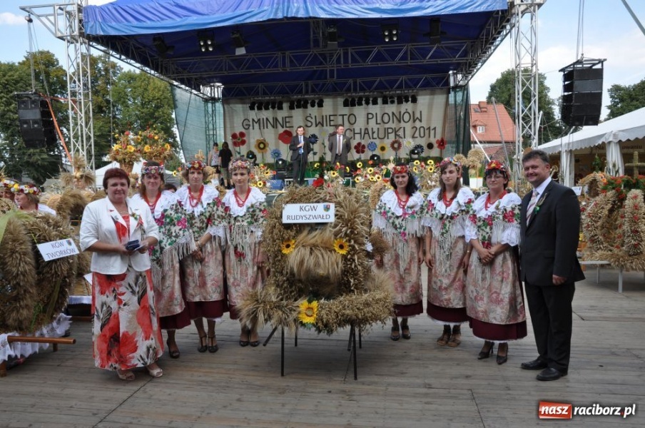 Zdjęcie w galerii na portalu naszraciborz.pl: Chałupki - MEGA frekwencja i o. Mateusz wiadomości z regionu